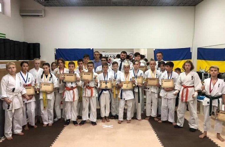 Юні каратисти з Обухівщини посіли призові місця на чемпіонаті у Києві