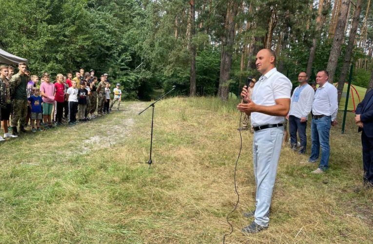 До 30-ї річниці Незалежності України, Дня Державного Прапора України та  93-ї річниці від народження Левка Лук’яненка Феодосіївська громада відкрила Військово-патріотичний вишкіл «СИЛЬНІ ТА ВІЛЬНІ».