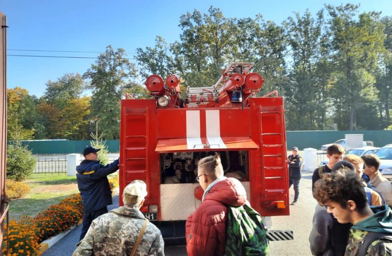 До рятувальників Обухівського РУ ГУ ДСНС завітали учні академічного ліцею № 5